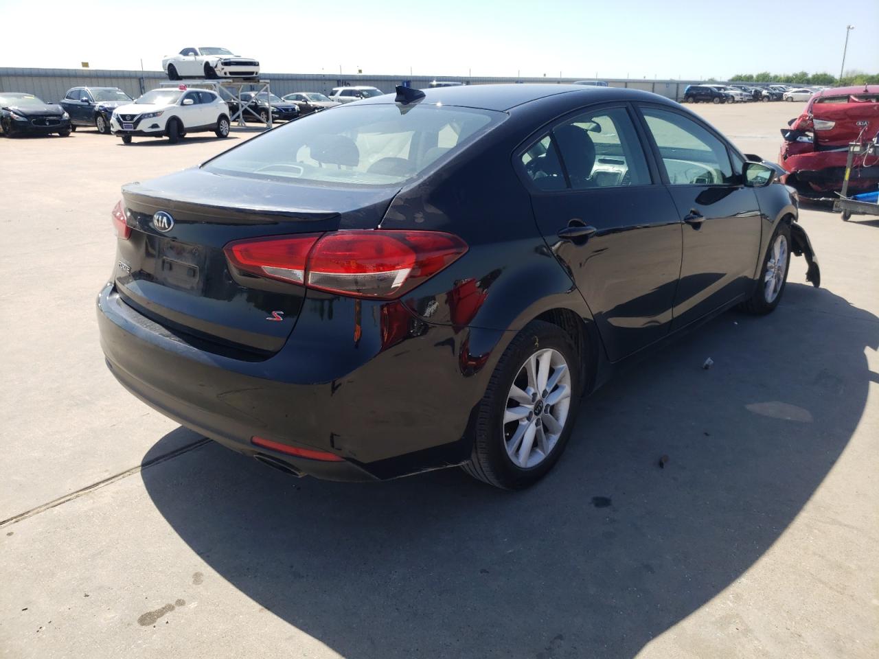 Photo 4 from auction – 2017 KIA FORTE LX with VIN 3KPFL4A73HE106210
