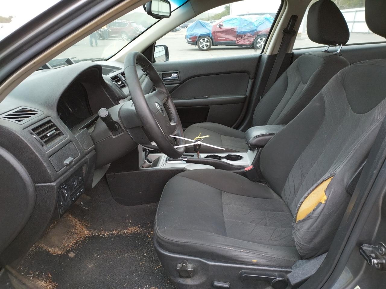 Photo 5 from auction – 2010 MERCURY MILAN with VIN 3MEHM0HA6AR606181