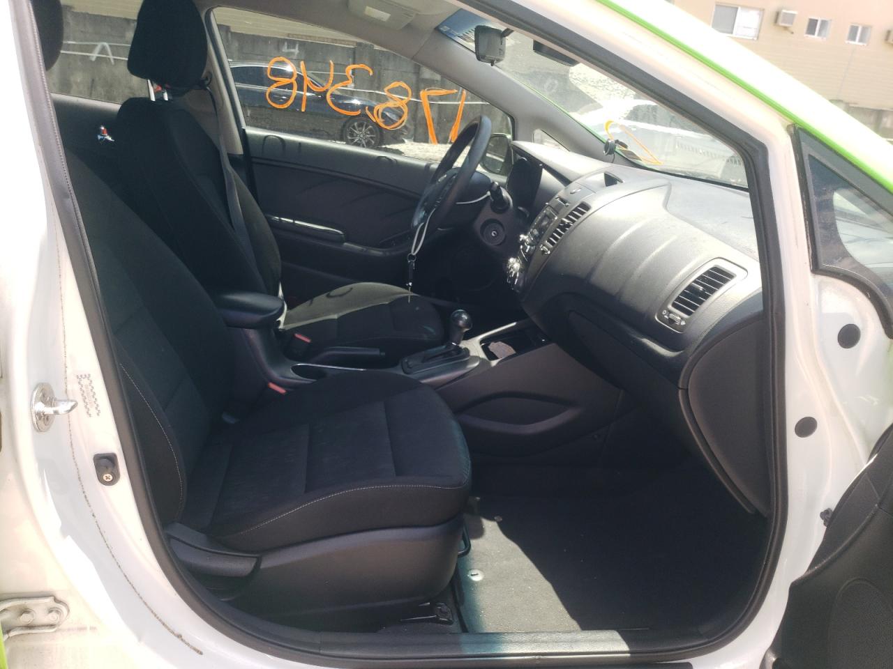 Photo 5 from auction – 2016 KIA FORTE LX with VIN KNAFK4A60G5438896