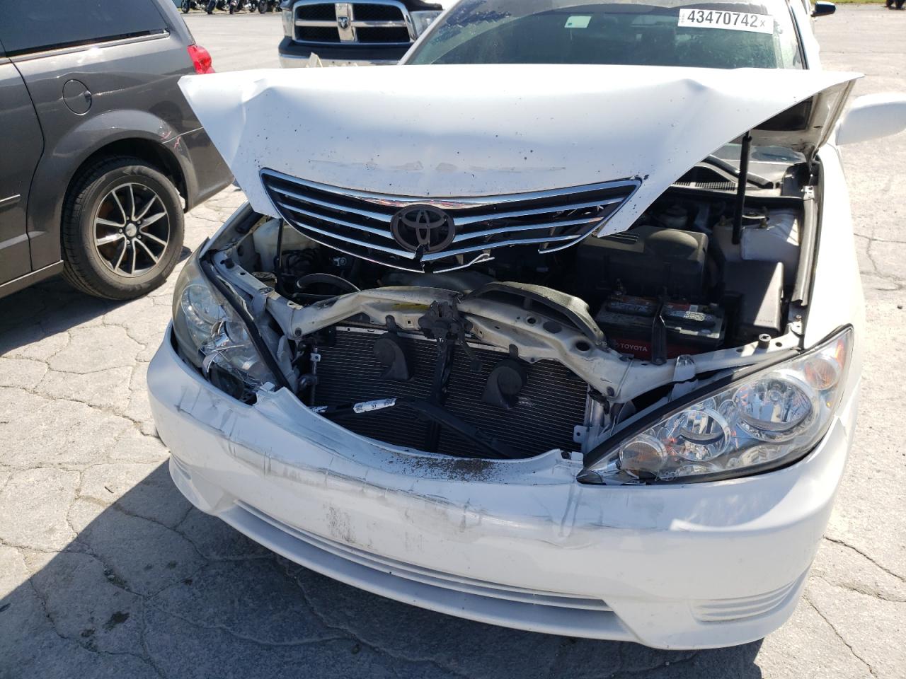 Photo 9 from auction – 2006 TOYOTA CAMRY LE with VIN 4T1BE32K56U741056