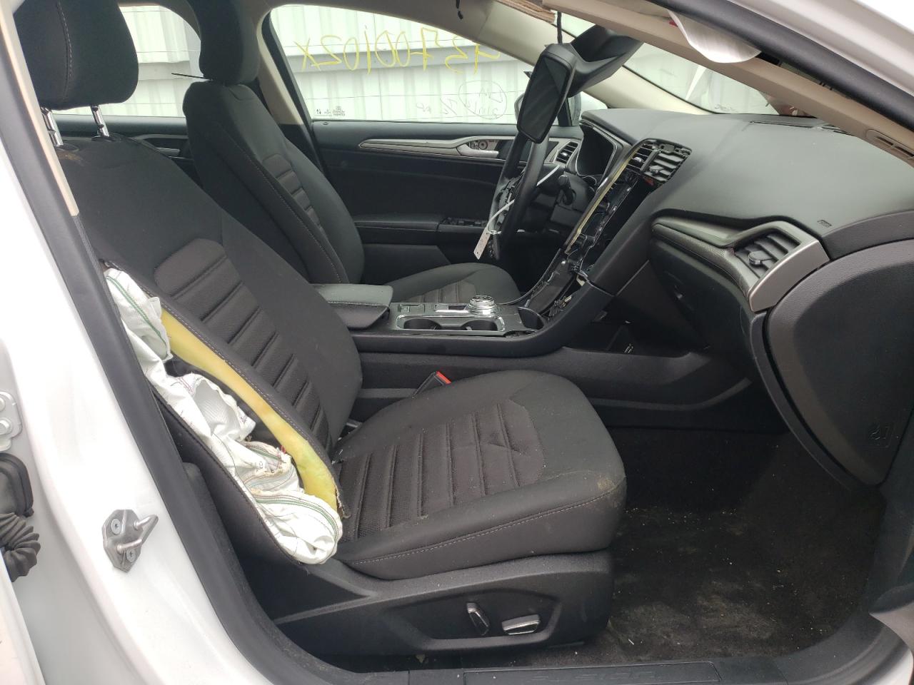 Photo 5 from auction – 2020 FORD FUSION SE with VIN 3FA6P0H79LR131901