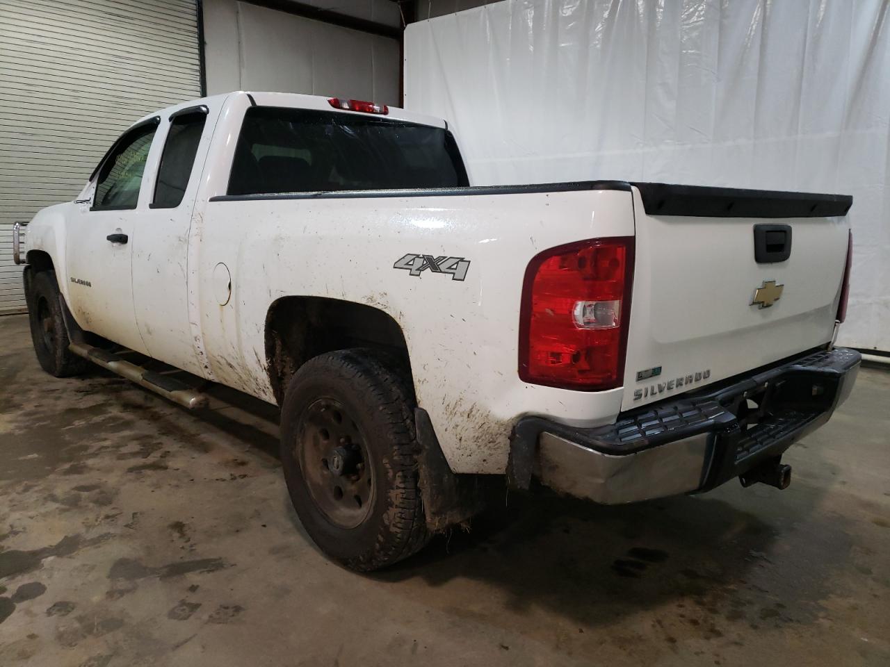 Photo 3 from auction – 2011 CHEVROLET SILVERADO with VIN 1GCRKPE32BZ212197