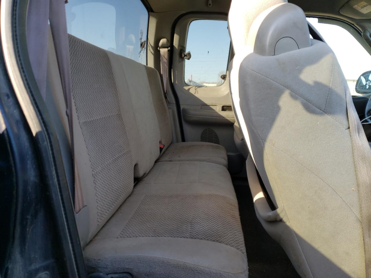 Photo 6 from auction – 2003 FORD F150 with VIN 2FTRX18L53CA38182