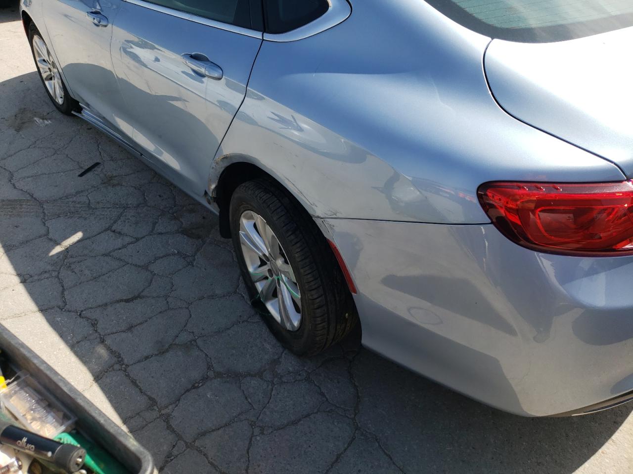 Photo 9 from auction – 2015 CHRYSLER 200 LIMITE with VIN 1C3CCCABXFN759633