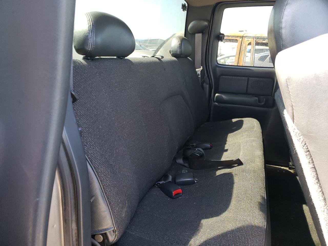 Photo 6 from auction – 2002 CHEVROLET SILVERADO with VIN 2GCEC19W121200645