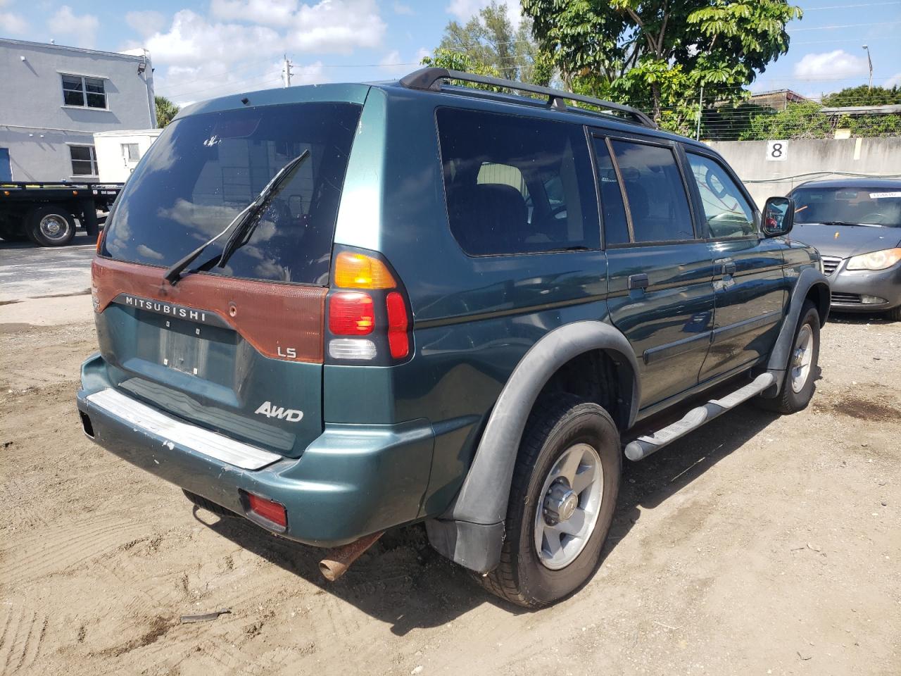 Photo 4 from auction – 2003 MITSUBISHI MONTERO SP with VIN JA4MT21H73J048628