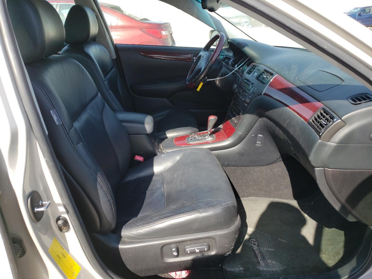 Photo 5 from auction – 2004 LEXUS ES 330 with VIN JTHBA30G340015911