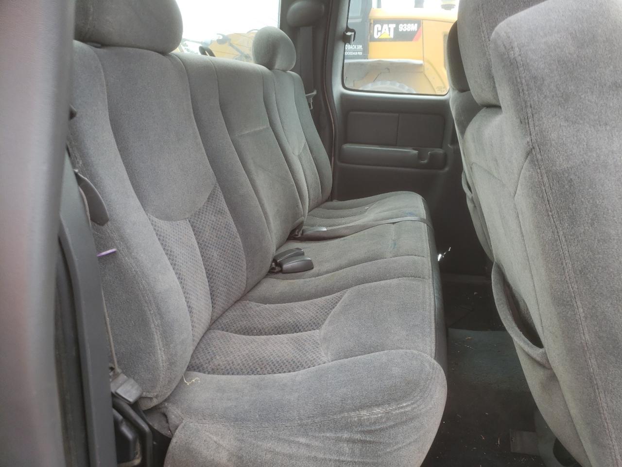 Photo 6 from auction – 2004 CHEVROLET SILVERADO with VIN 2GCEC19V141261682