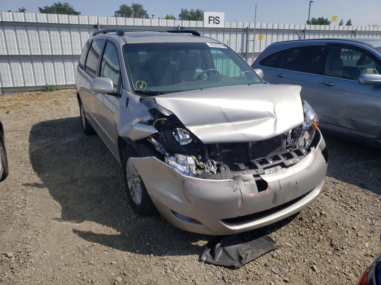 Photo 9 from auction – 2010 TOYOTA SIENNA XLE with VIN 5TDDK4CCXAS029660