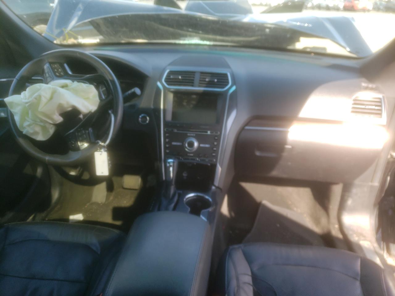 Photo 9 from auction – 2016 FORD EXPLORER L with VIN 1FM5K8F84GGB27813