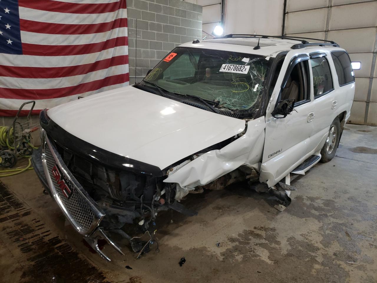 Photo 2 from auction – 2004 GMC YUKON DENA with VIN 1GKEK63U74J121386
