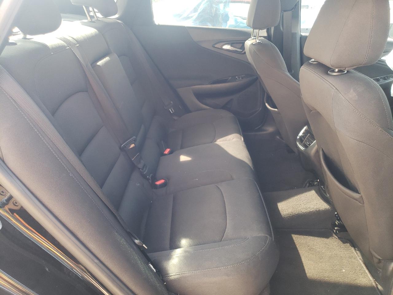 Photo 6 from auction – 2016 CHEVROLET MALIBU LT with VIN 1G1ZE5ST0GF230697