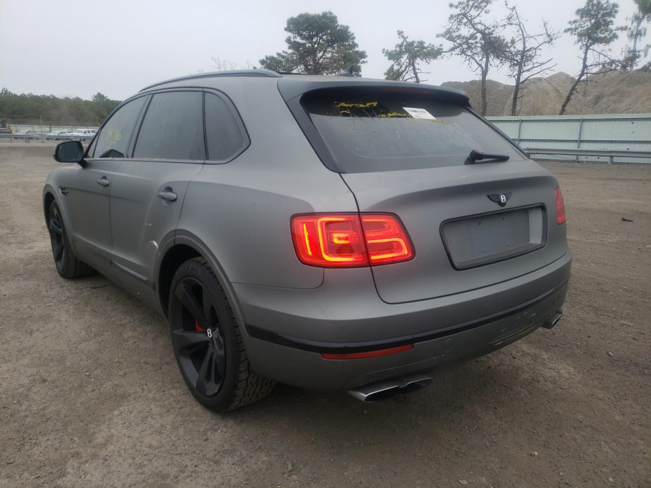 Photo 3 from auction – 2019 BENTLEY BENTAYGA with VIN SJAAM2ZV6KC024678