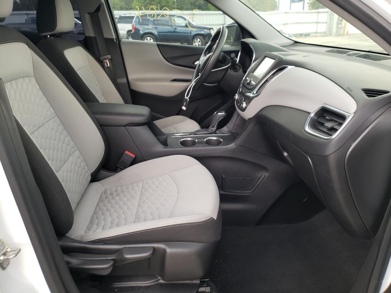 Photo 5 from auction – 2018 CHEVROLET EQUINOX LS with VIN 3GNAXHEV8JS570963