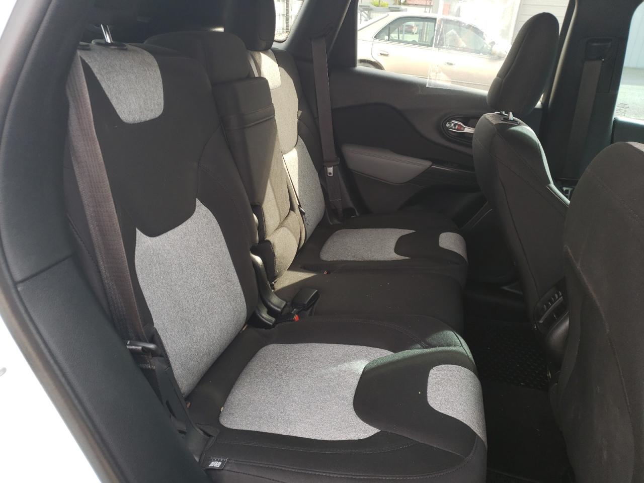 Photo 6 from auction – 2014 JEEP CHEROKEE L with VIN 1C4PJMCS3EW215716