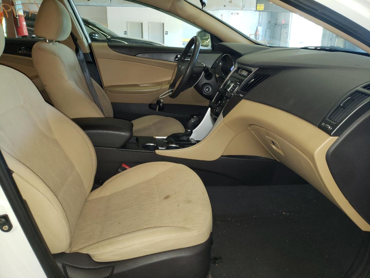 Photo 5 from auction – 2011 HYUNDAI SONATA GLS with VIN 5NPEB4AC1BH078034