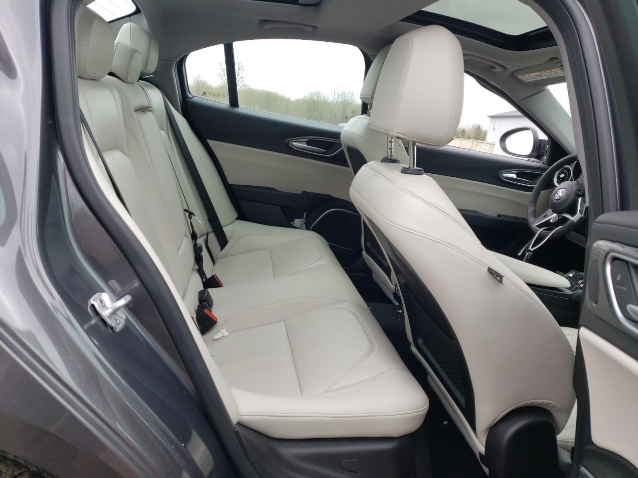 Photo 6 from auction – 2019 ALFA ROMEO GIULIA with VIN ZARFANAN5K7612239
