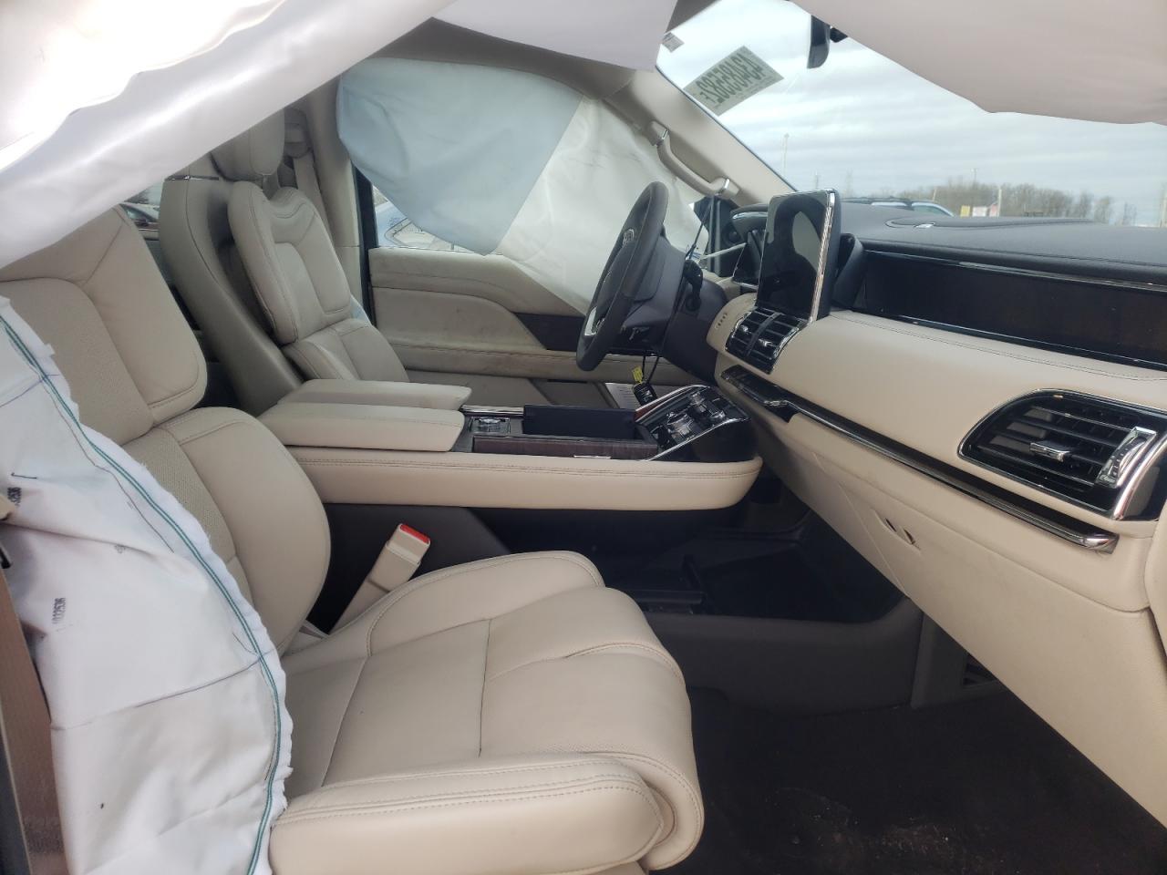 Photo 5 from auction – 2021 LINCOLN NAVIGATOR with VIN 5LMJJ2LT1MEL04605