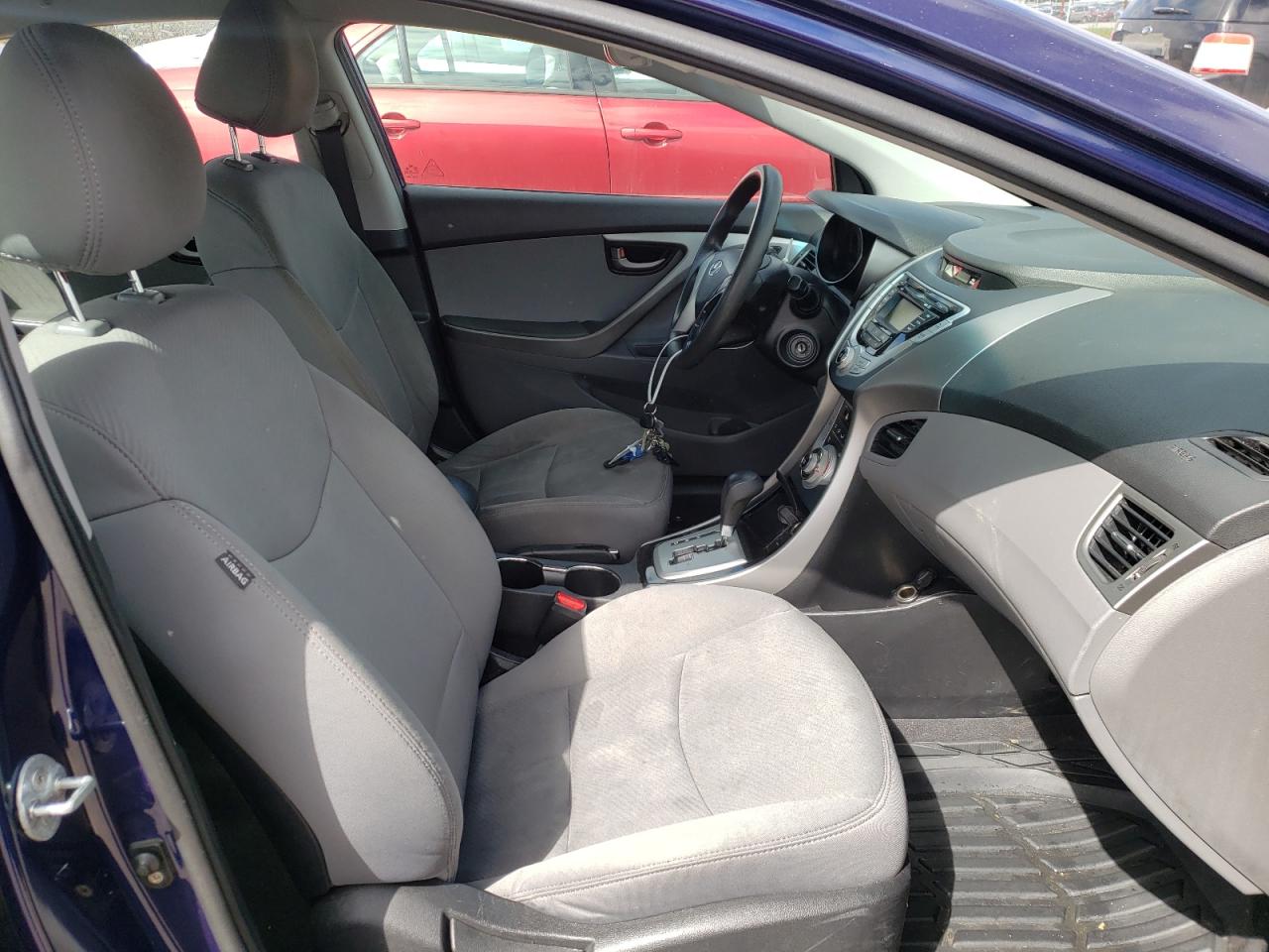 Photo 19 from auction – 2011 HYUNDAI ELANTRA GL with VIN 5NPDH4AE8BH030686