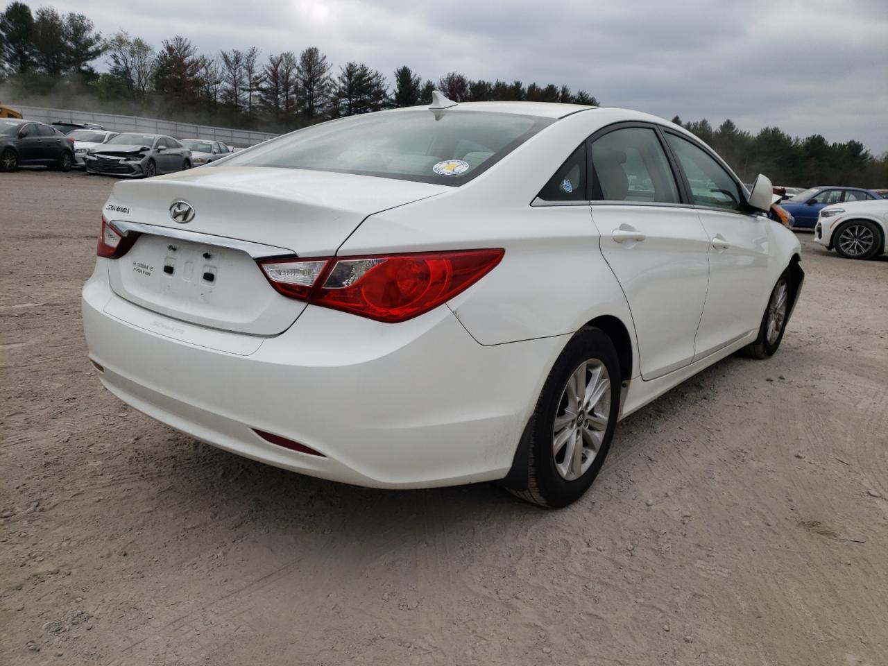 Photo 4 from auction – 2011 HYUNDAI SONATA GLS with VIN 5NPEB4AC4BH245857