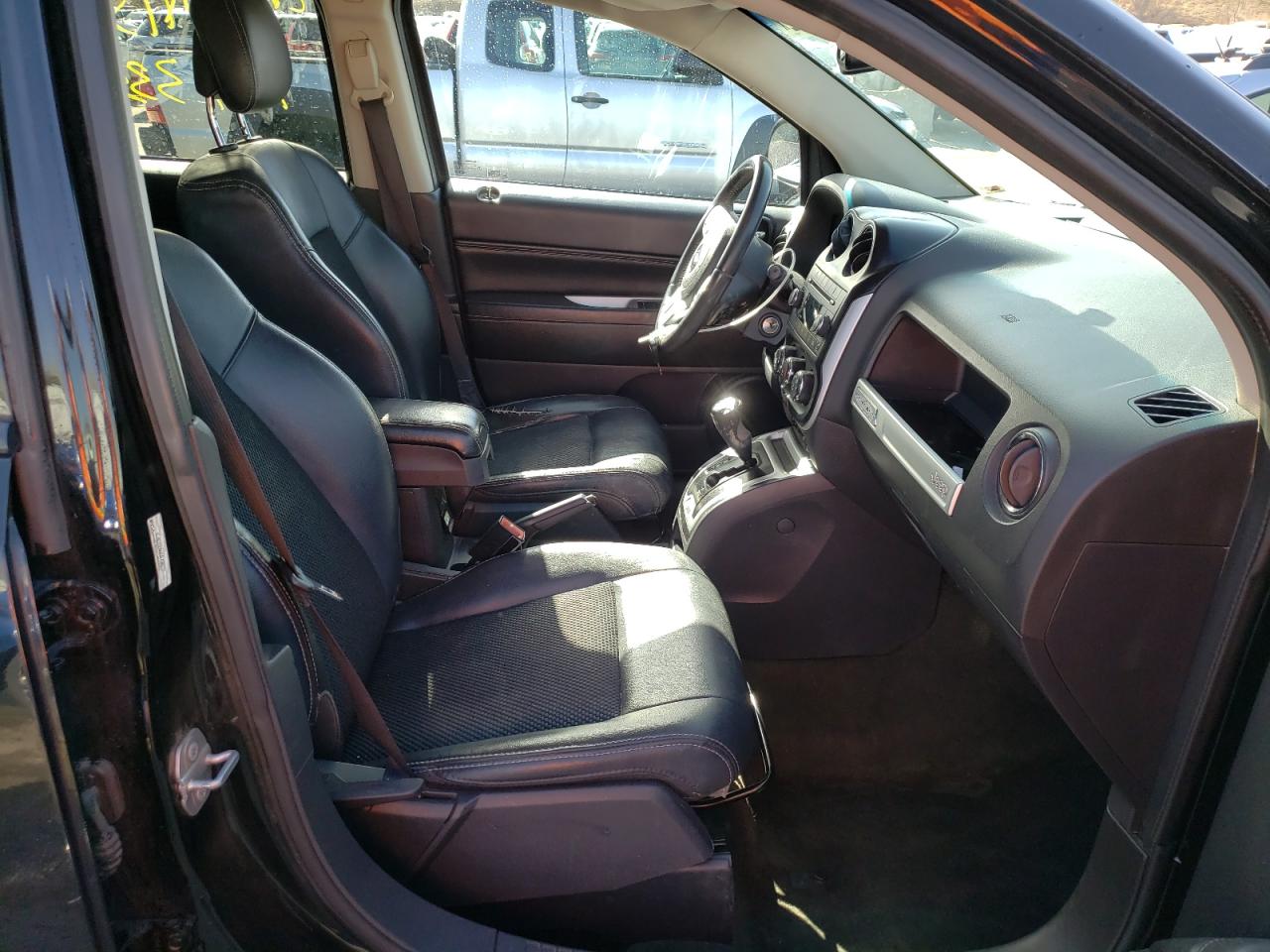 Photo 5 from auction – 2016 JEEP COMPASS LA with VIN 1C4NJDEB0GD759271