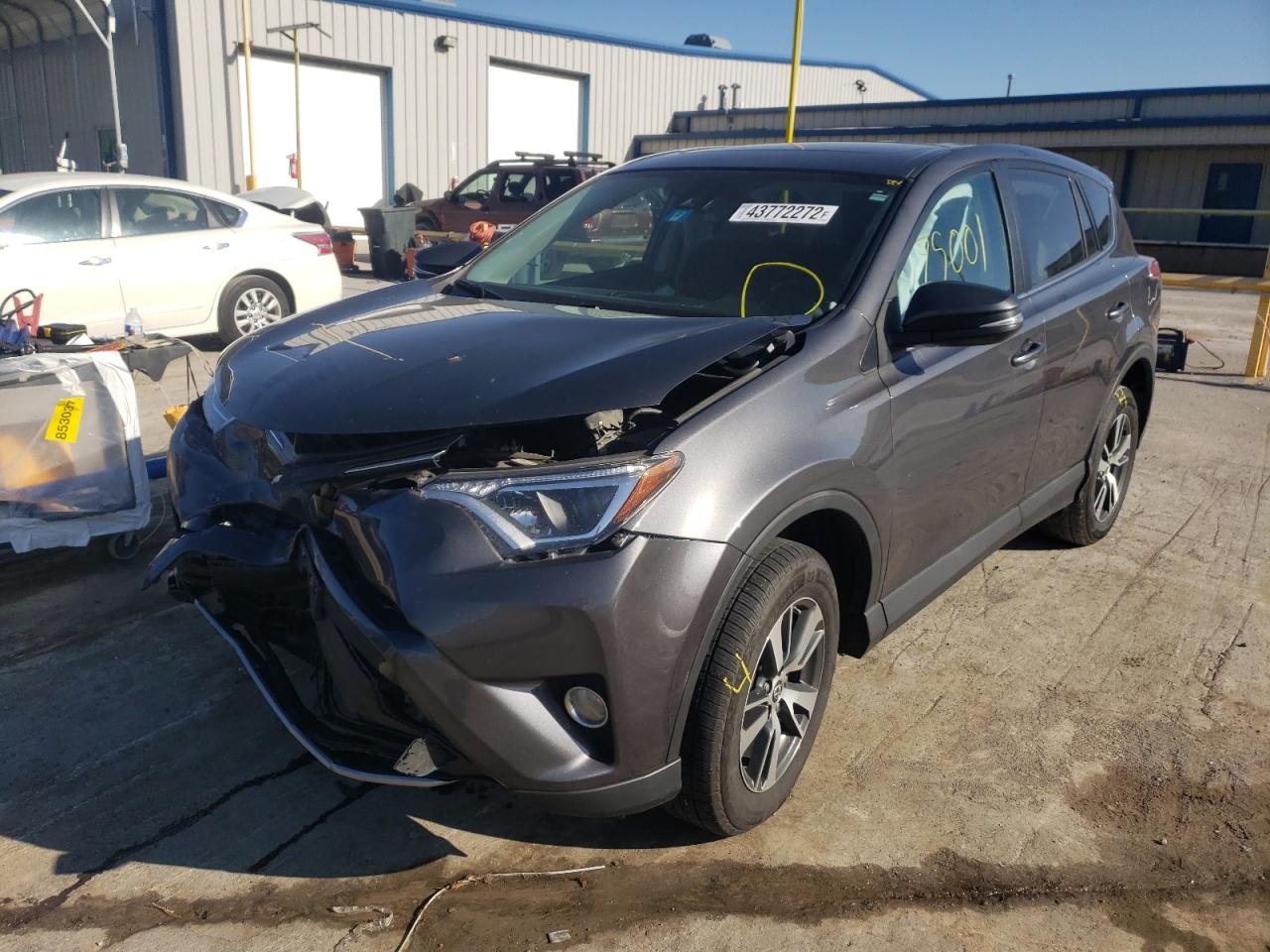 Photo 2 from auction – 2018 TOYOTA RAV4 ADVEN with VIN 2T3RFREV3JW808578