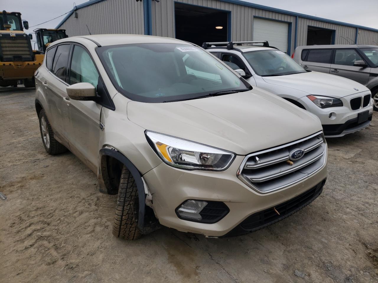 Photo 1 from auction – 2017 FORD ESCAPE SE with VIN 1FMCU9GD7HUB75893