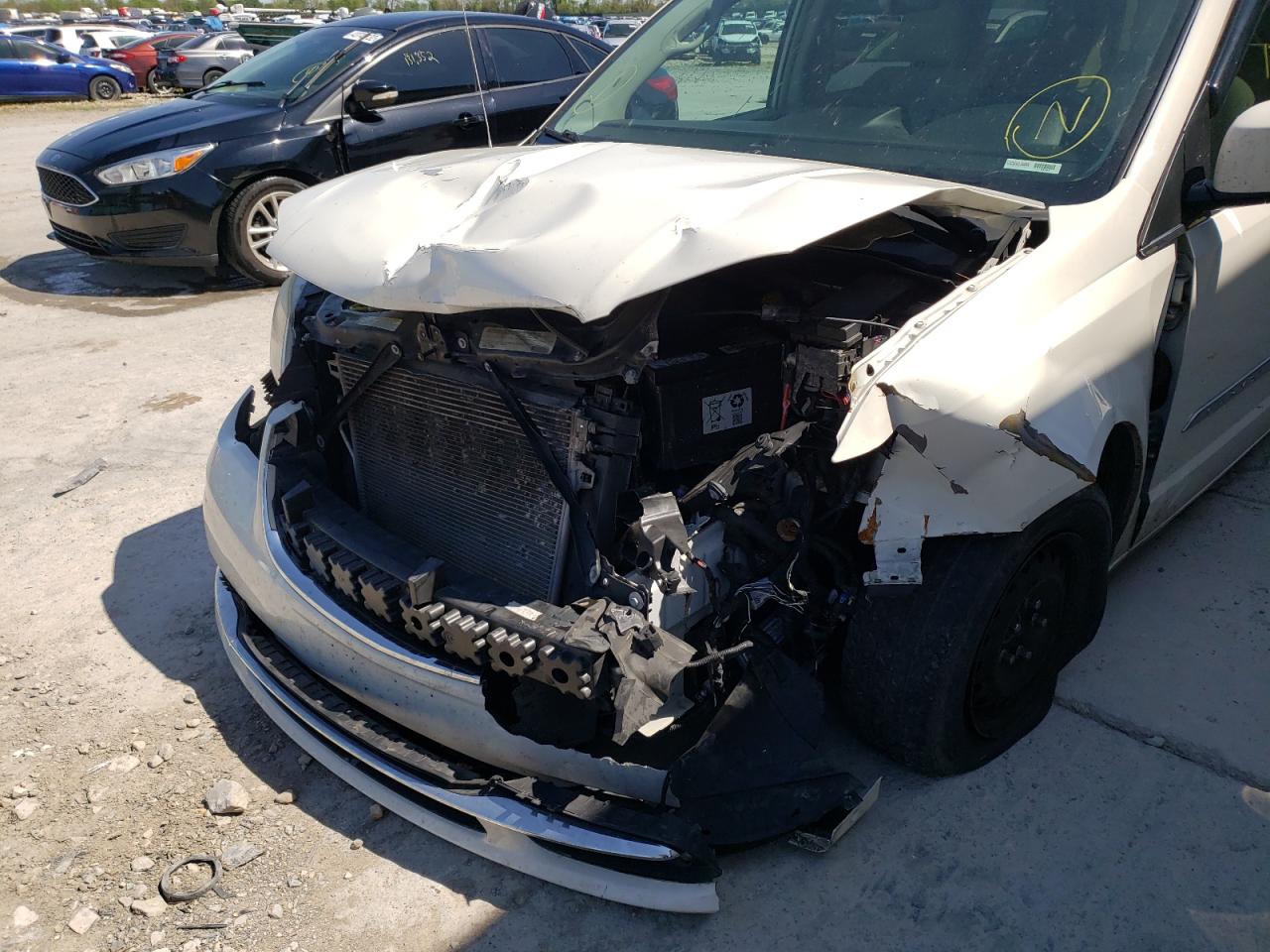 Photo 9 from auction – 2011 CHRYSLER TOWN & COU with VIN 2A4RR5DG2BR664658
