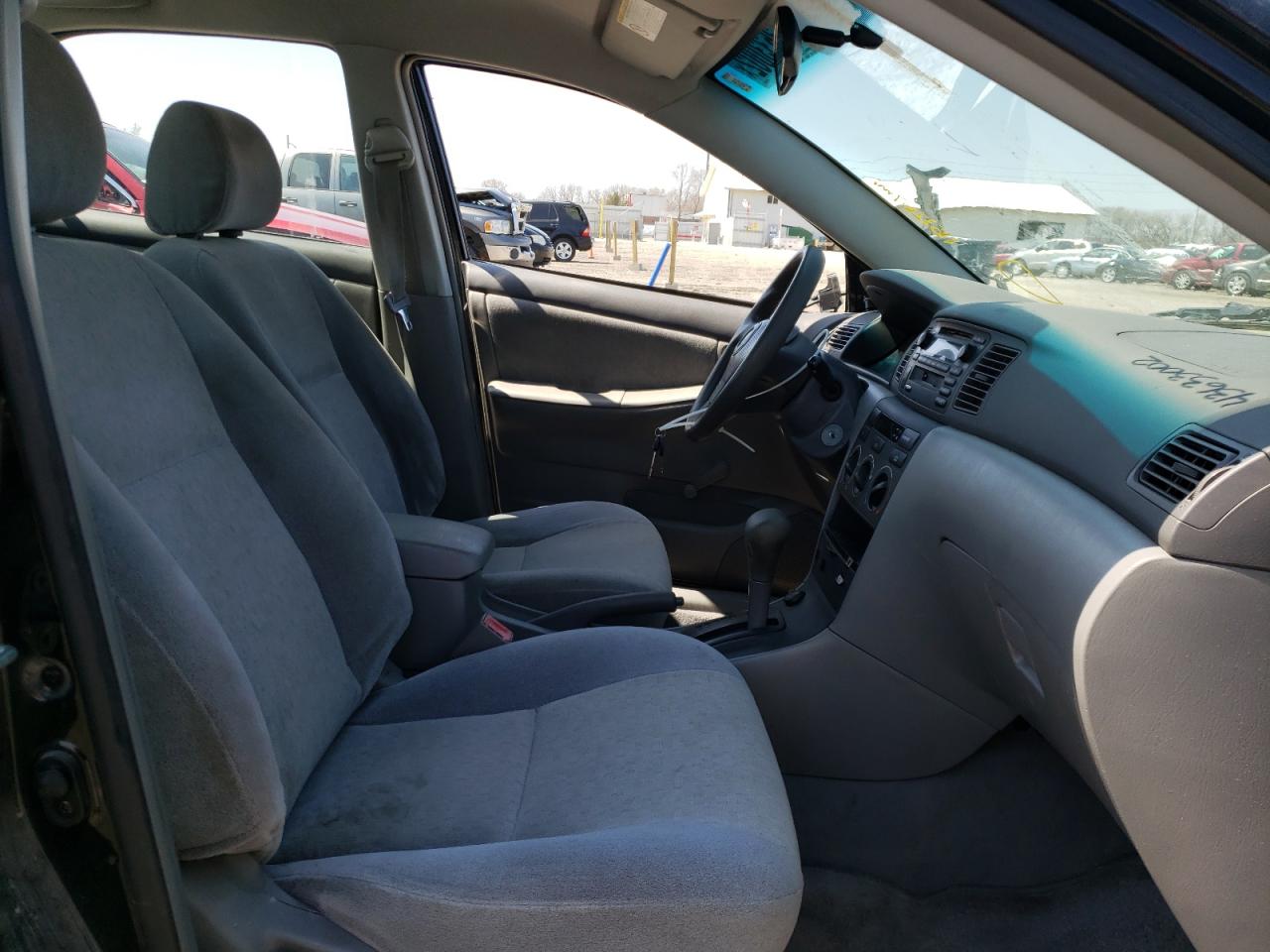 Photo 5 from auction – 2003 TOYOTA COROLLA CE with VIN 2T1BR32E33C110639