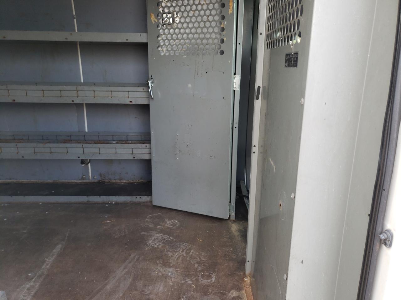 Photo 6 from auction – 2005 SPRINTER 2500 SPRIN with VIN WD2PD744255750257