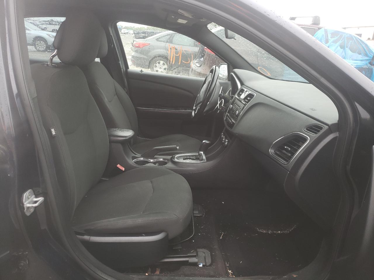 Photo 5 from auction – 2011 CHRYSLER 200 TOURIN with VIN 1C3BC1FG7BN552888