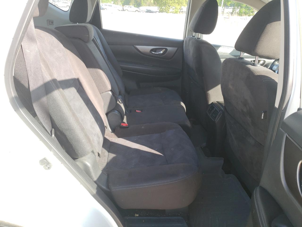 Photo 6 from auction – 2015 NISSAN ROGUE S with VIN KNMAT2MT9FP573569