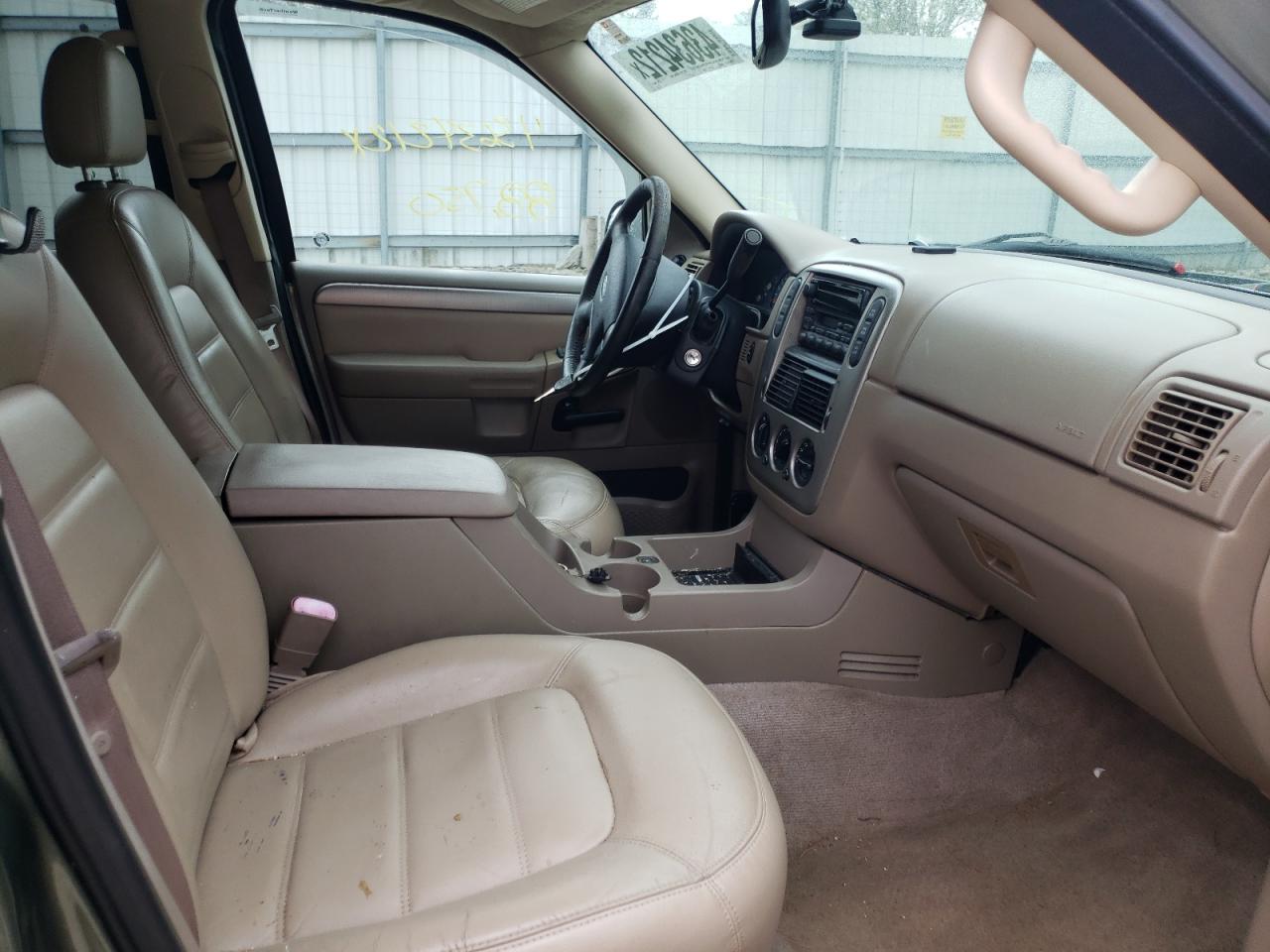 Photo 5 from auction – 2004 FORD EXPLORER X with VIN 1FMZU73WX4UB44072
