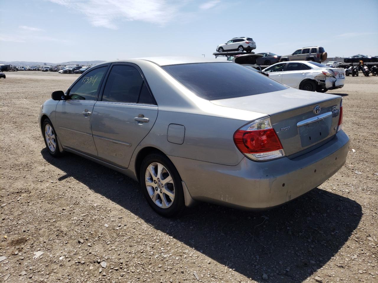 Photo 3 from auction – 2005 TOYOTA CAMRY LE with VIN JTDBF32K850163882