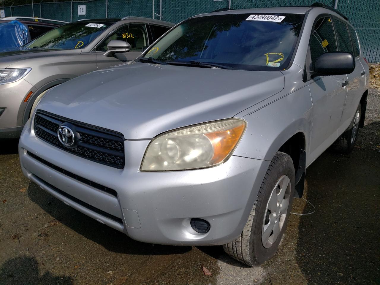 Photo 2 from auction – 2006 TOYOTA RAV4 with VIN JTMZD33V465022227