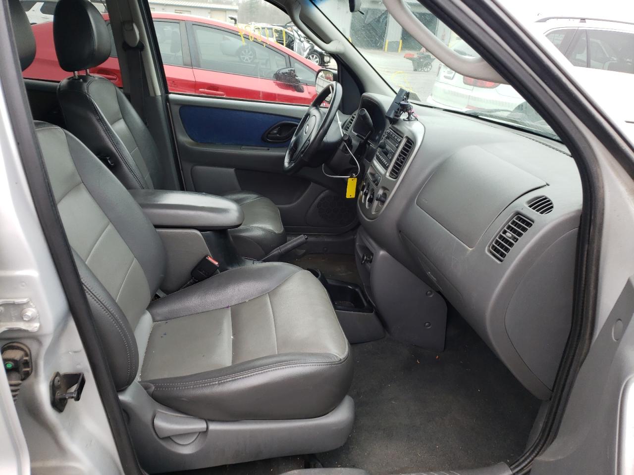 Photo 5 from auction – 2003 FORD ESCAPE XLT with VIN 1FMYU931X3KB34597