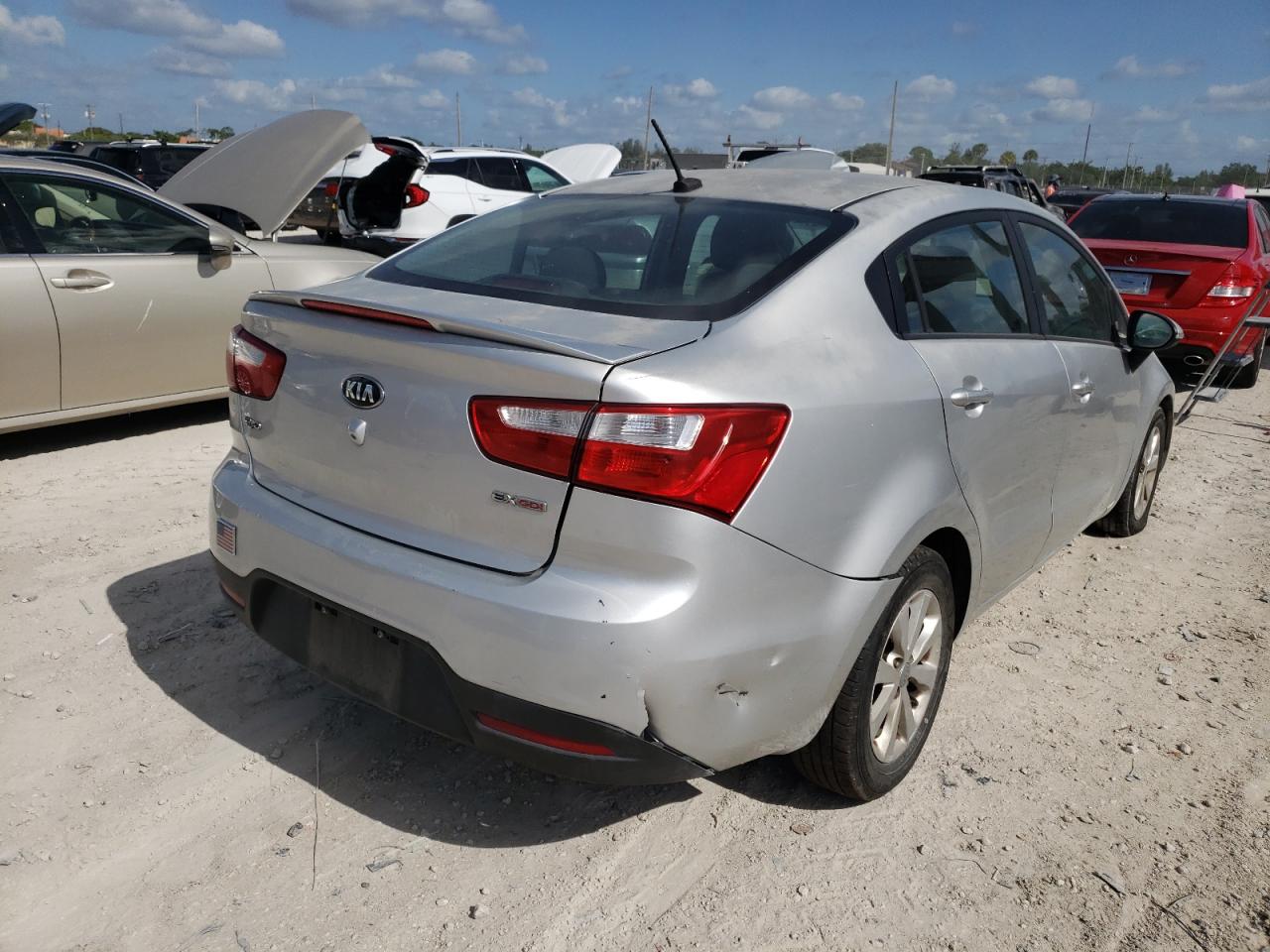 Photo 4 from auction – 2015 KIA RIO EX with VIN KNADN4A32F6459293