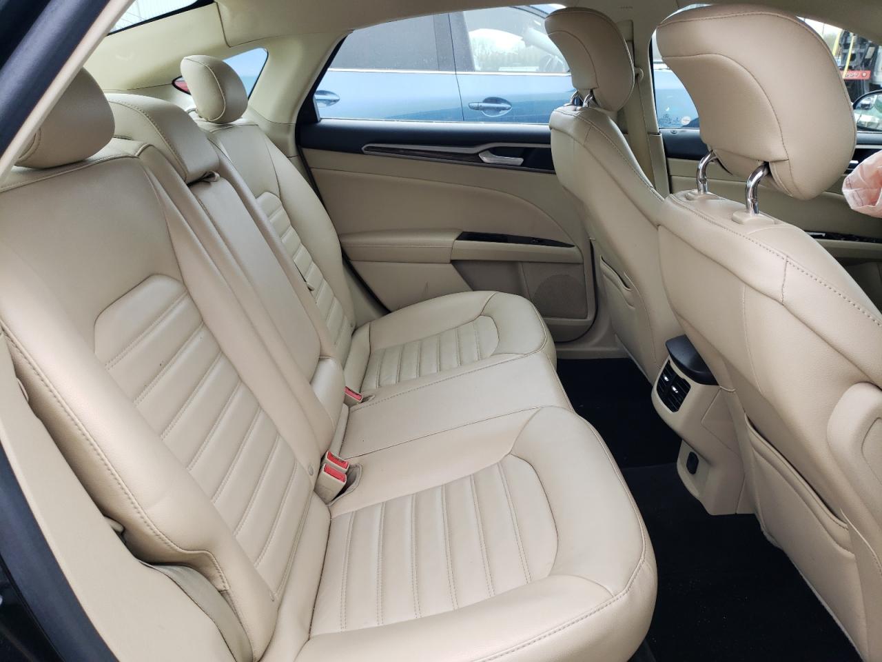 Photo 6 from auction – 2014 FORD FUSION SE with VIN 3FA6P0HD9ER116050