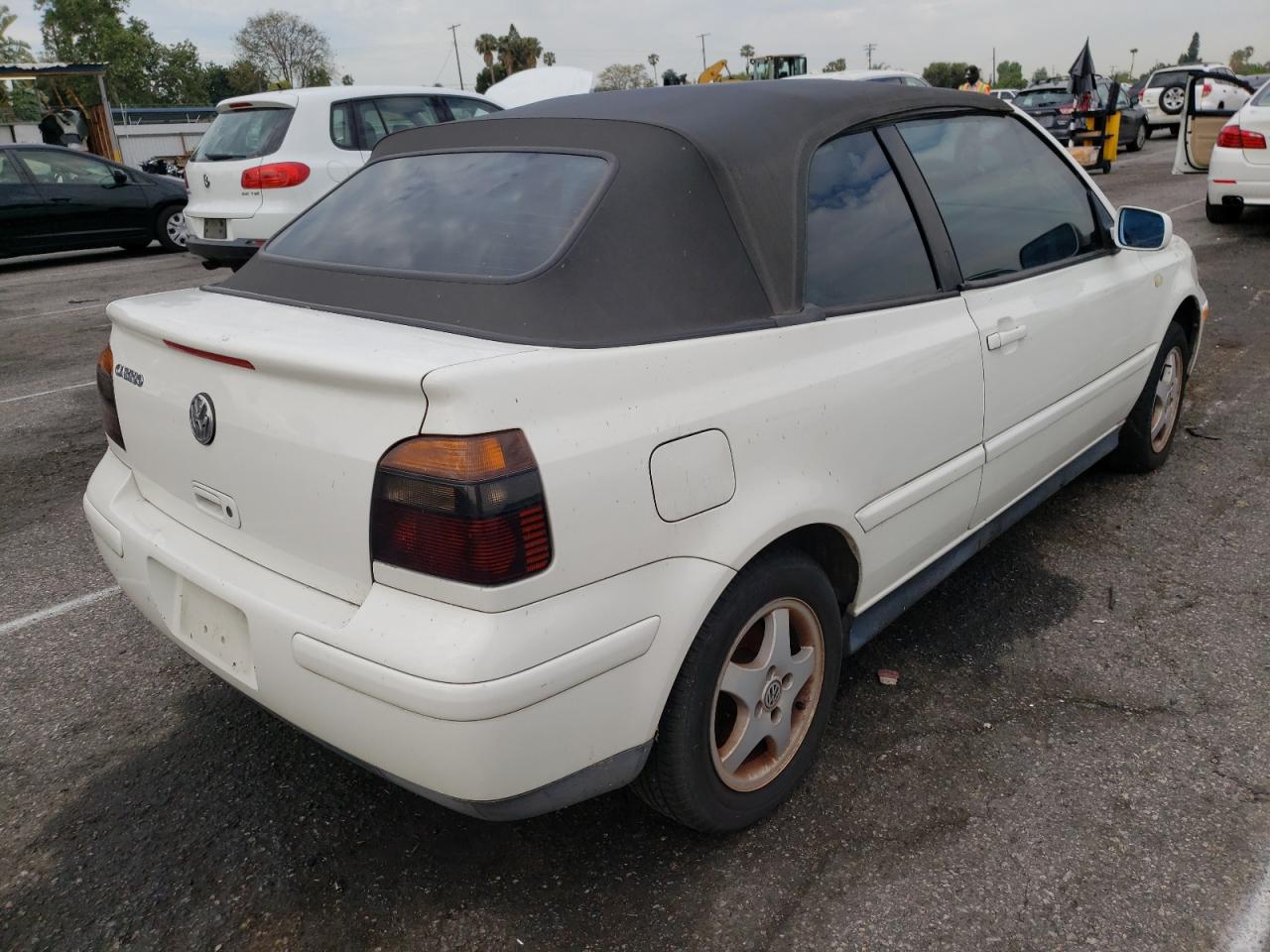 Photo 4 from auction – 2000 VOLKSWAGEN CABRIO GLS with VIN 3VWDC21VXYM805525