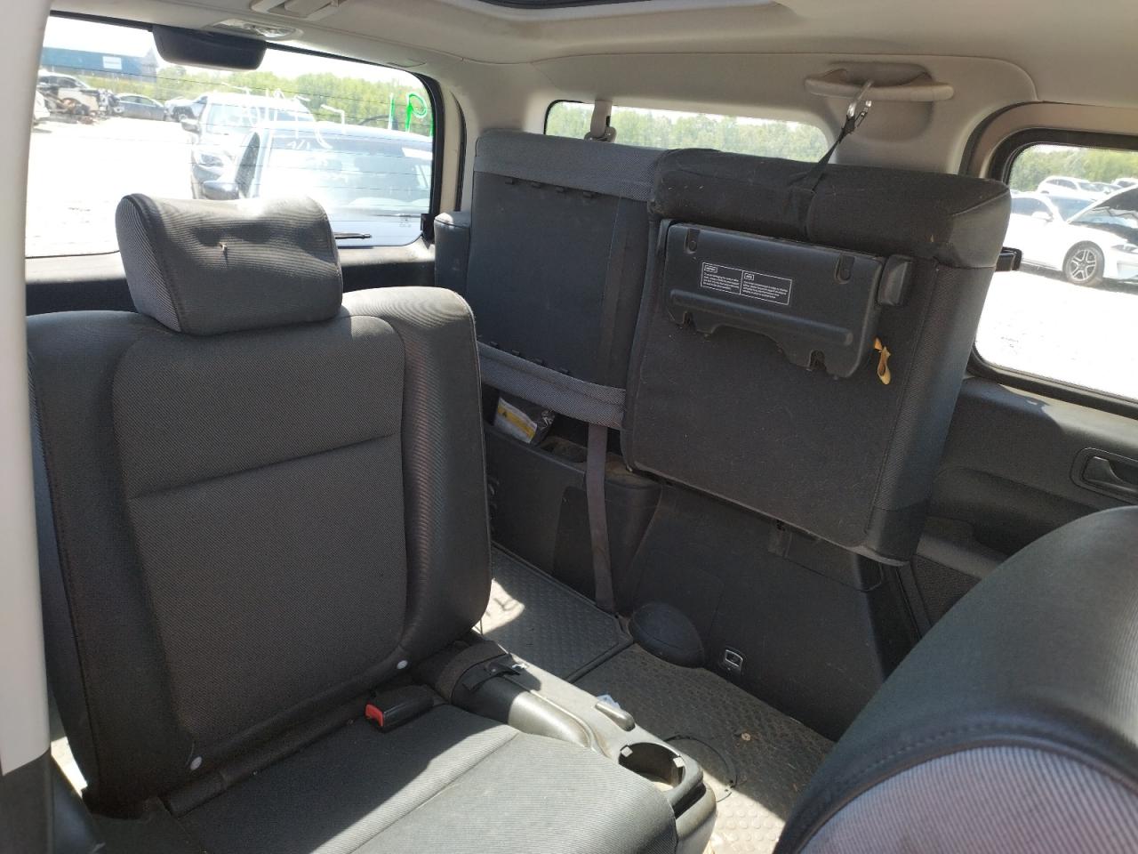 Photo 6 from auction – 2003 HONDA ELEMENT EX with VIN 5J6YH28563L044671
