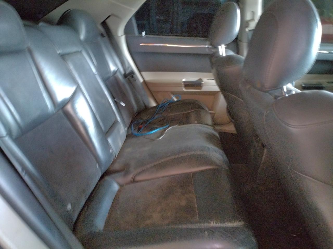 Photo 6 from auction – 2006 CHRYSLER 300C SRT-8 with VIN 2C3KA73W76H340205