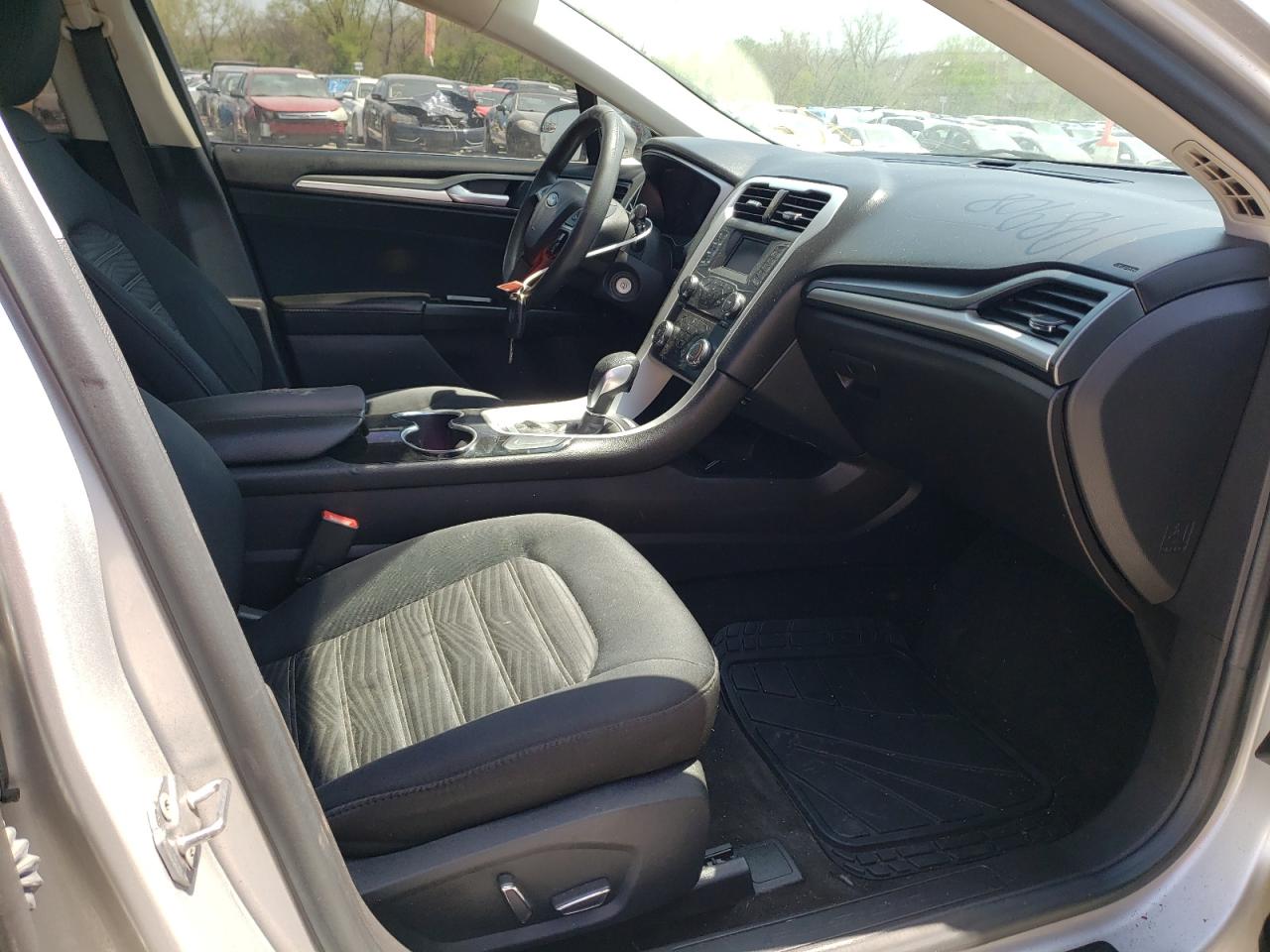 Photo 5 from auction – 2016 FORD FUSION SE with VIN 3FA6P0H79GR198908