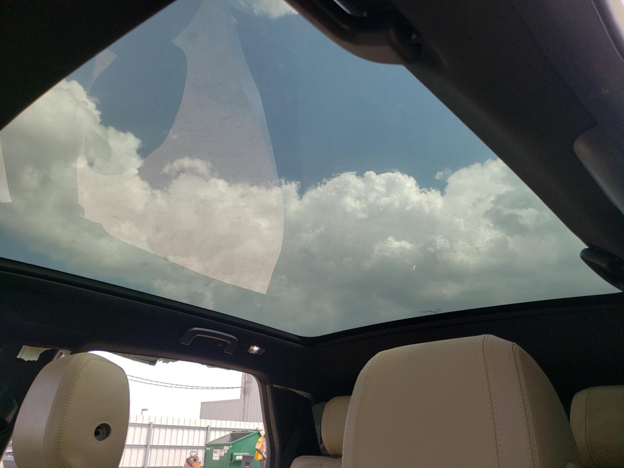 Photo 9 from auction – 2016 LAND ROVER DISCOVERY with VIN SALCR2BG2GH545873