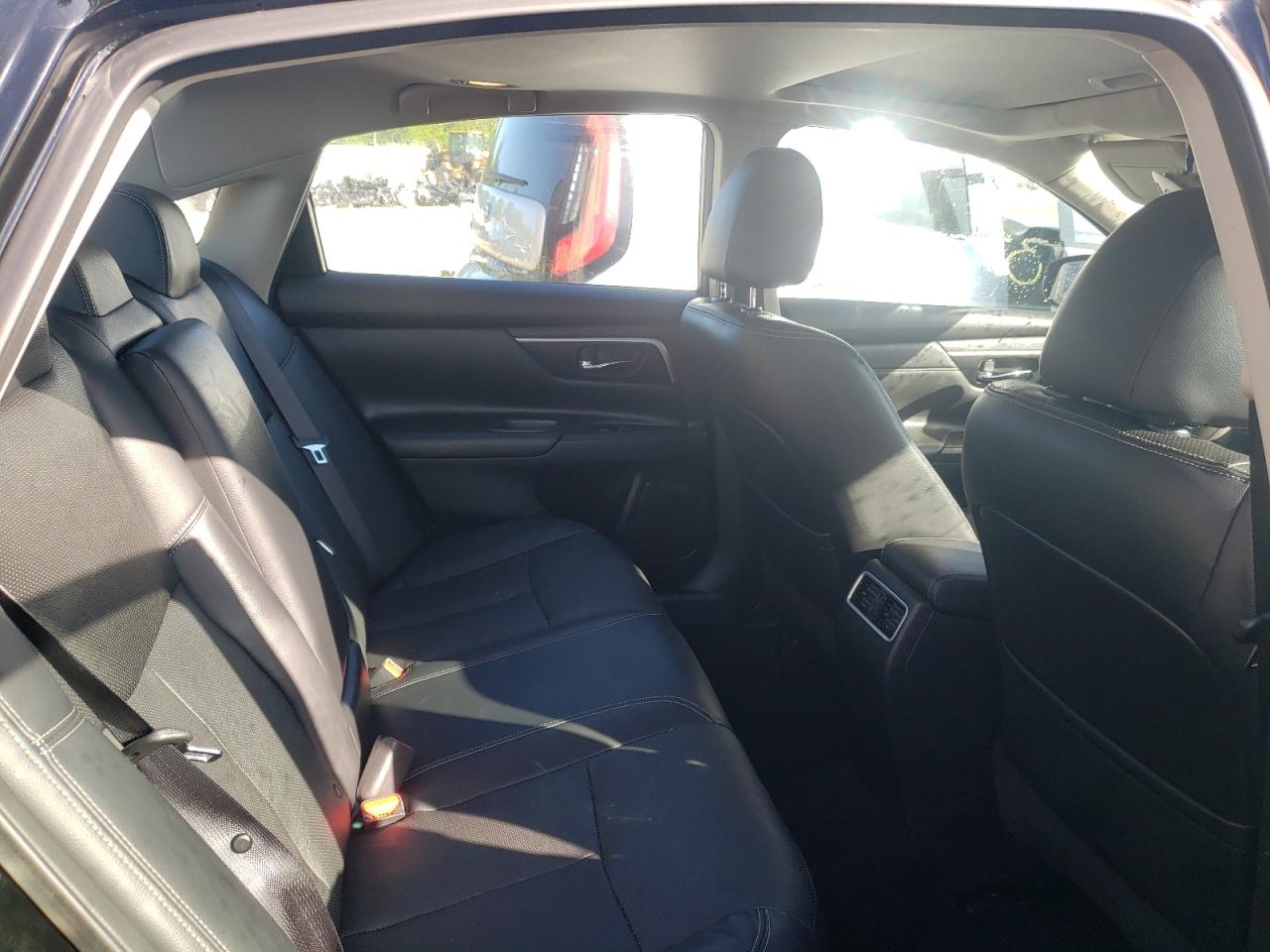 Photo 6 from auction – 2017 NISSAN ALTIMA 3.5 with VIN 1N4BL3AP8HC272163