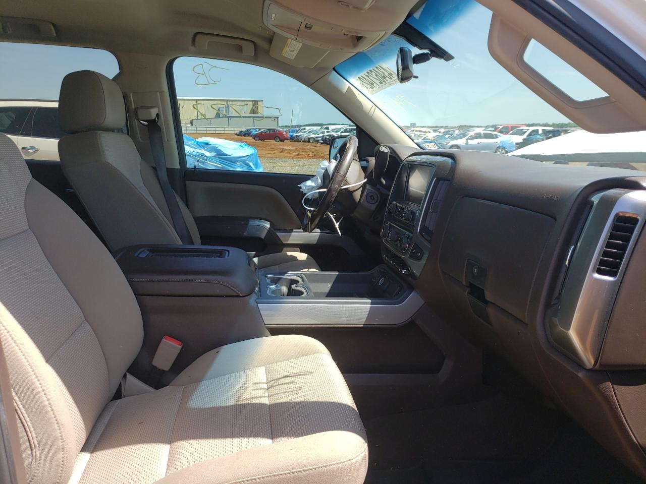 Photo 5 from auction – 2018 CHEVROLET SILVERADO with VIN 3GCUKREC8JG617419