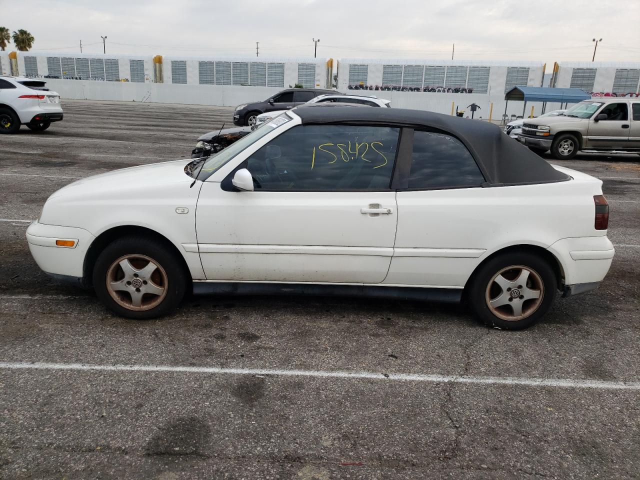 Photo 9 from auction – 2000 VOLKSWAGEN CABRIO GLS with VIN 3VWDC21VXYM805525