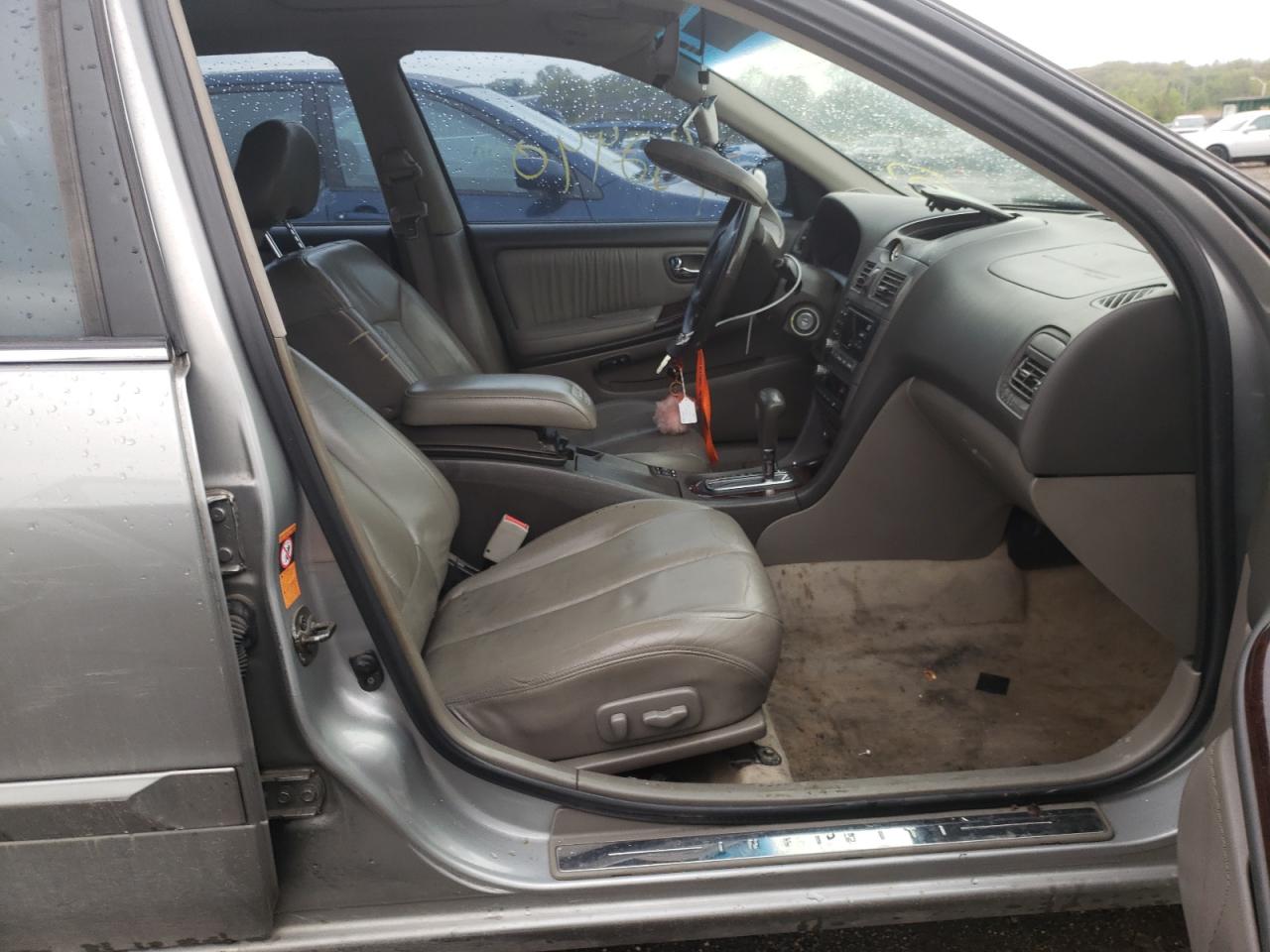 Photo 5 from auction – 2000 INFINITI I30 with VIN JNKCA31AXYT116009