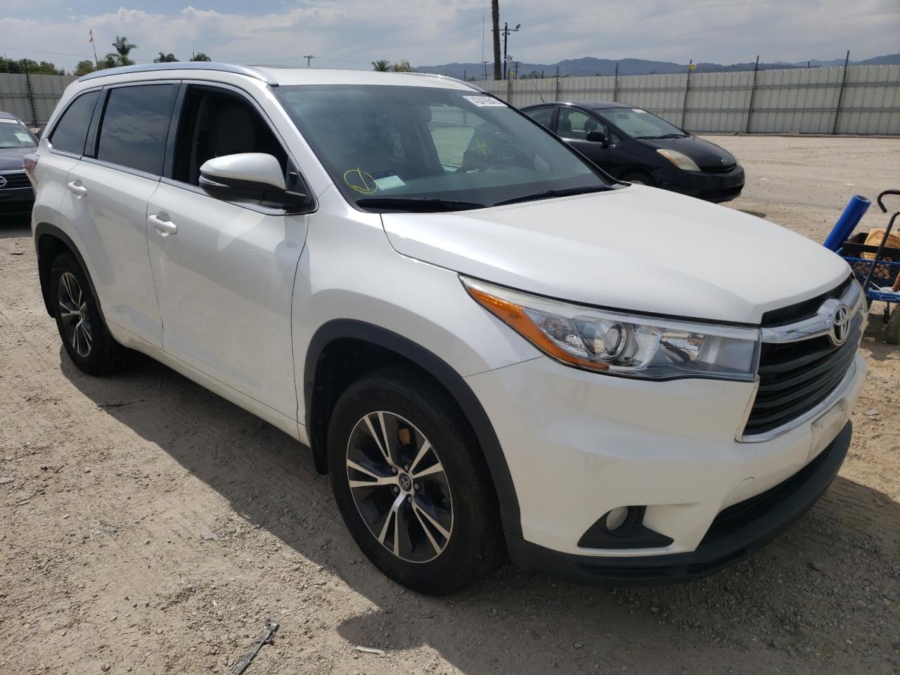 TOYOTA HIGHLANDER 2016 con VIN 5TDJKRFH6GS293328 - Foto de la subasta