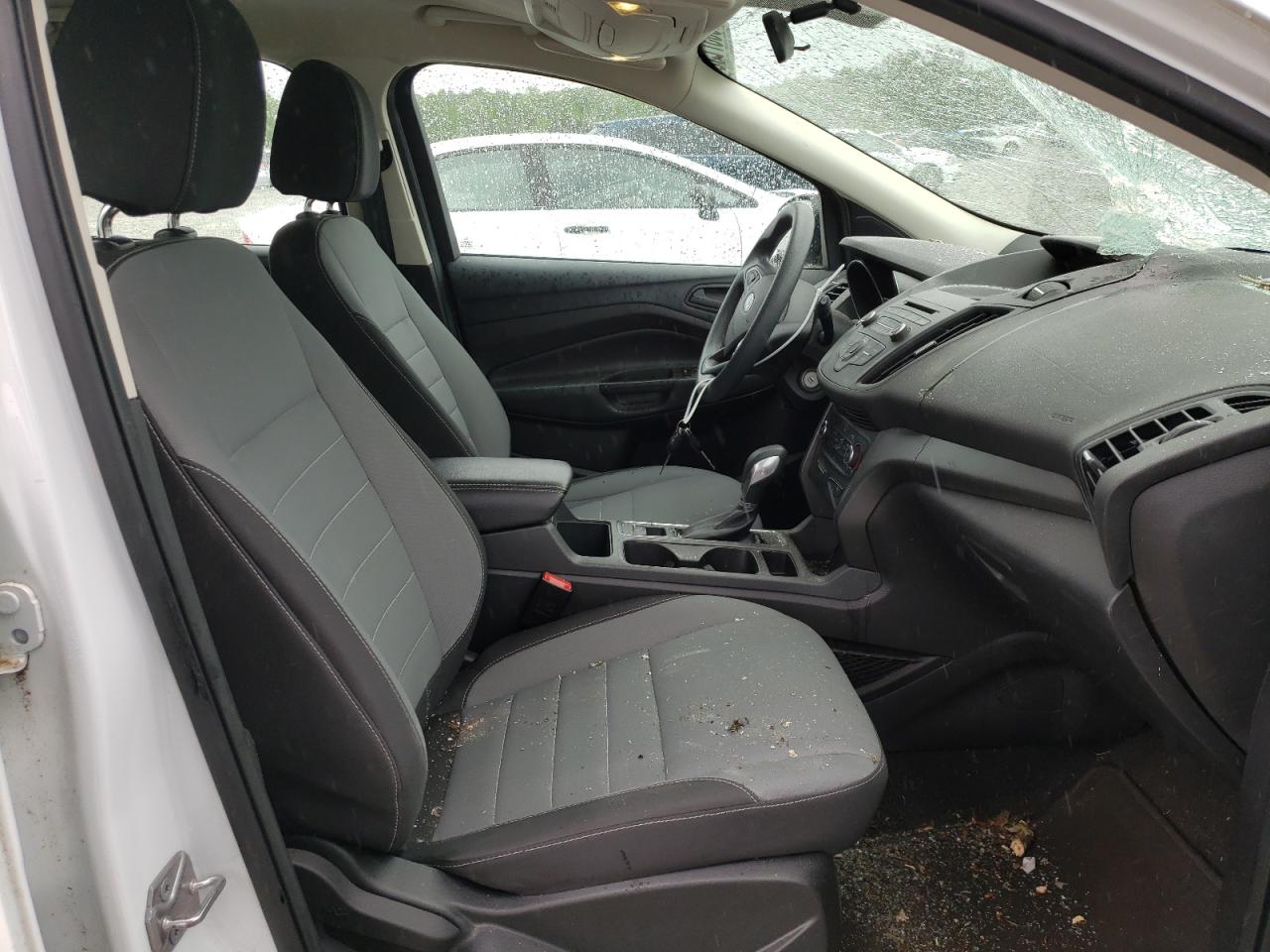 Photo 5 from auction – 2017 FORD ESCAPE S with VIN 1FMCU0F74HUB85658