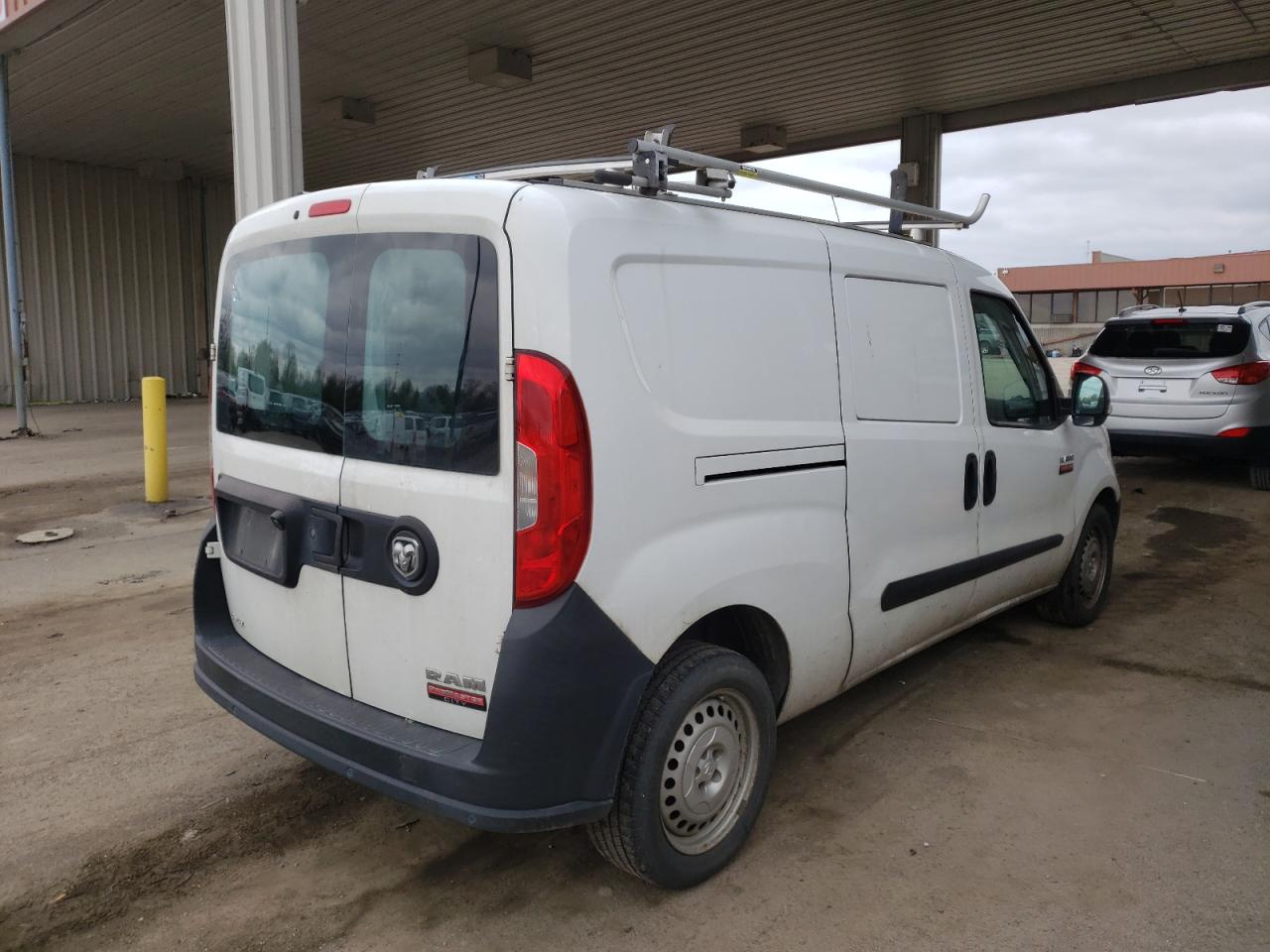 Photo 4 from auction – 2016 RAM PROMASTER with VIN ZFBERFAT0G6C38256